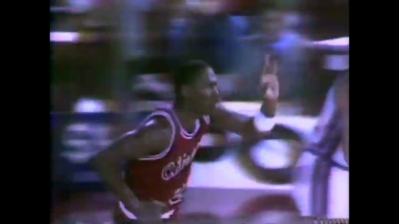 Michael Jordan rookie highlights vs. Detroit Pistons - 11/7/1984