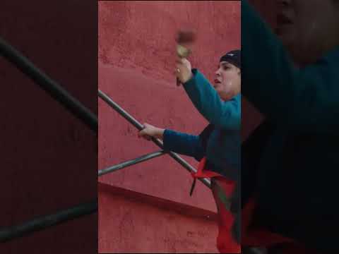 مربوحة وقعت من السقالة وهي بتدي وش بياض للدوار صريخ ضحك الكبير أوي ج6