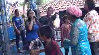 Download Lagu GEBLOG IRENG - nina yani MP3