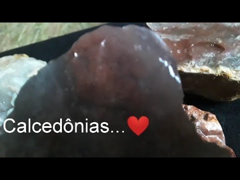 Vídeo: A calcedônia é uma pedra preciosa?