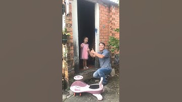 Cô bé hàng xóm tội nghiệp #shorts #funny