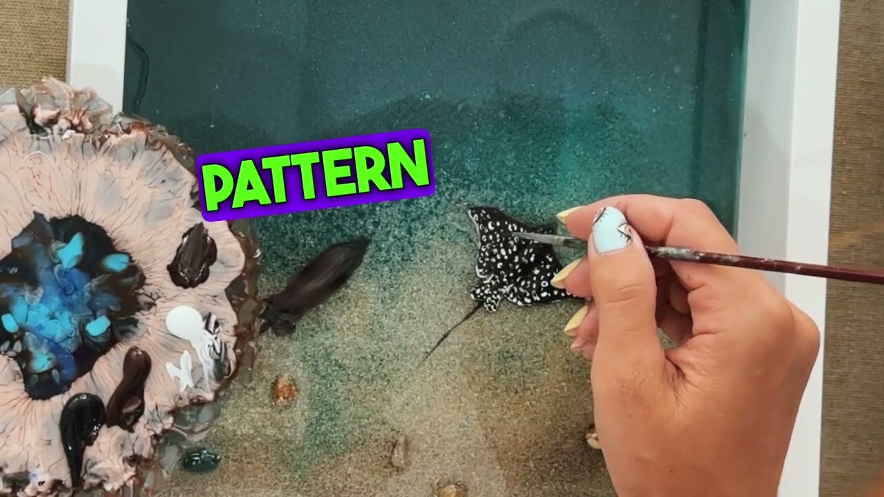 Step-by-step lesson on painting a stingray in epoxy sea #epoxy