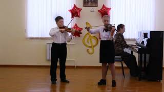 Дуэт скрипачей - Антропов Александр, Чегаева Анастасия, 4 класс.