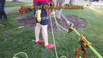 Raising past a knot with the Petzl Maestro