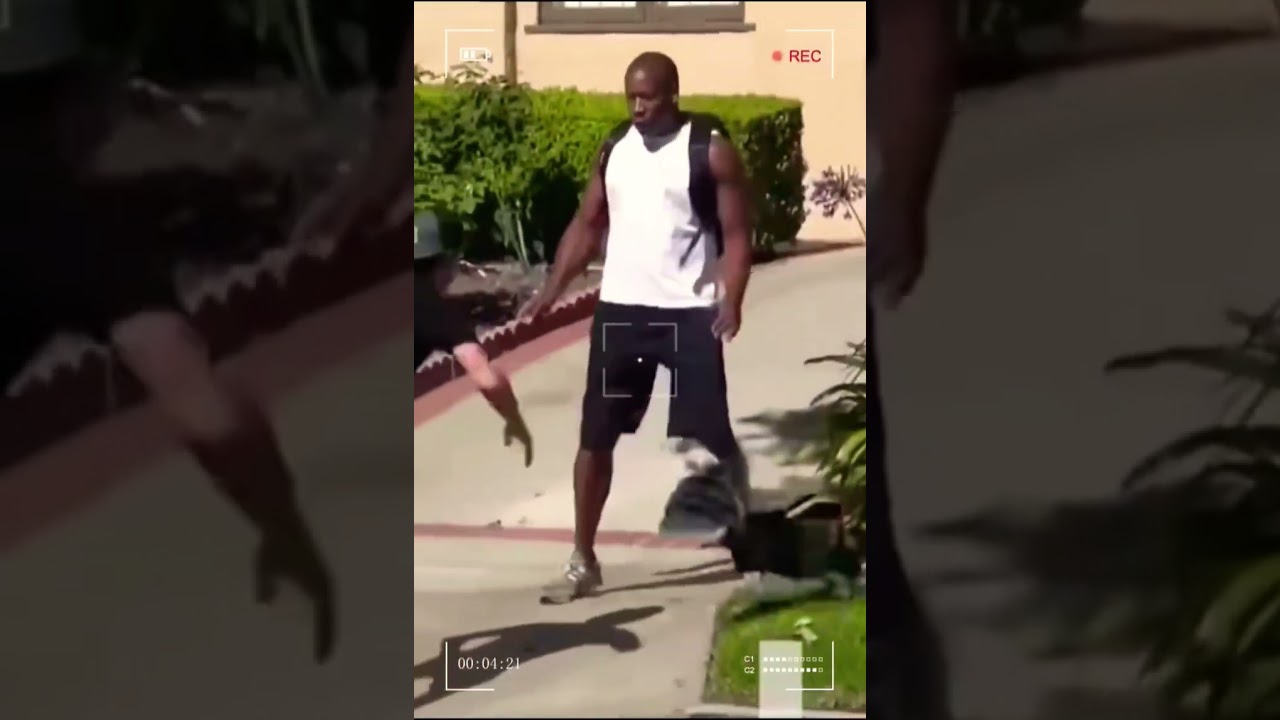 WTF!!?? 😭💀..."Razzle Dazzle"?