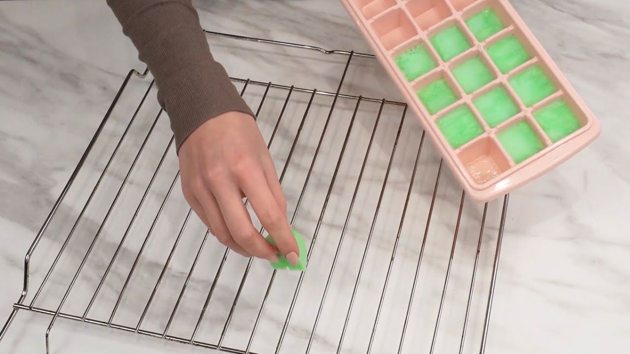 So reinigst du schmutzige Ofenroste, damit sie wie neu aussehen