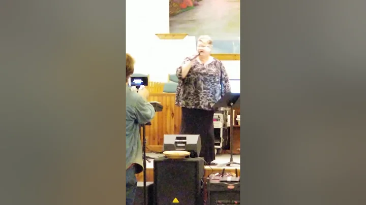 Angie Phillips - On Time God [Live]