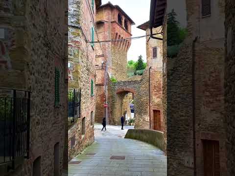 Video: Panicale: En umbrisk bakkeby i Italia