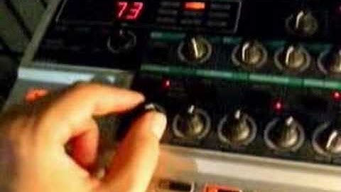 Yamaha DX200 Loopfactory (www.dan.mus.br)