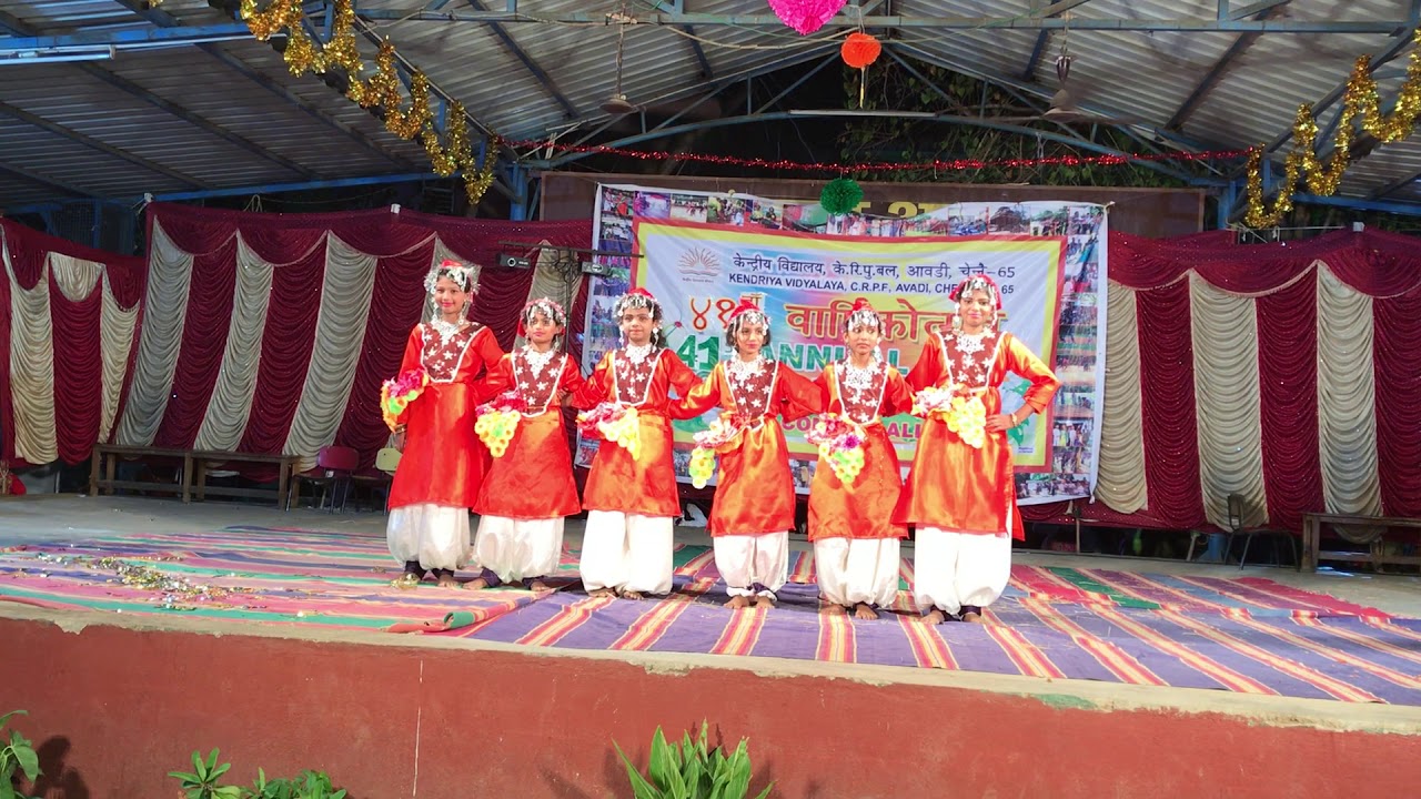 Folk Dance by Primary Kids on Annual Day Celebration - YouTube