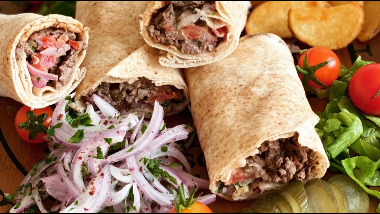 Shawerma, شاورما اللحمة مع التتبيلة و صلصة الطحينة ولا أزكى منها