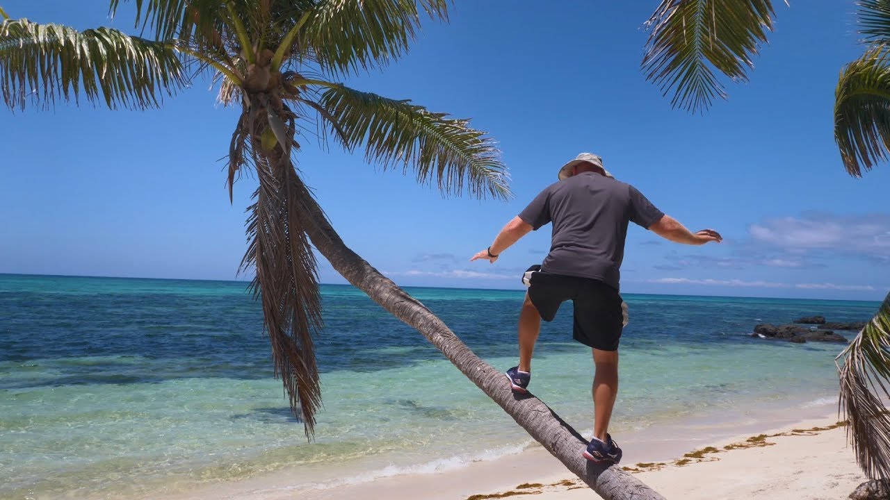 76 – Birthdays and Beachcombers in Fiji