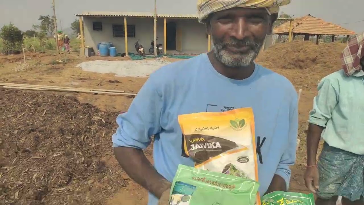 ಸಾವಯವ ಗೊಬ್ಬರಕ್ಕೆ ಸೂಕ್ಷ್ಮಜೀವಿಗಳ ಸೇರ್ಪಡೆ.