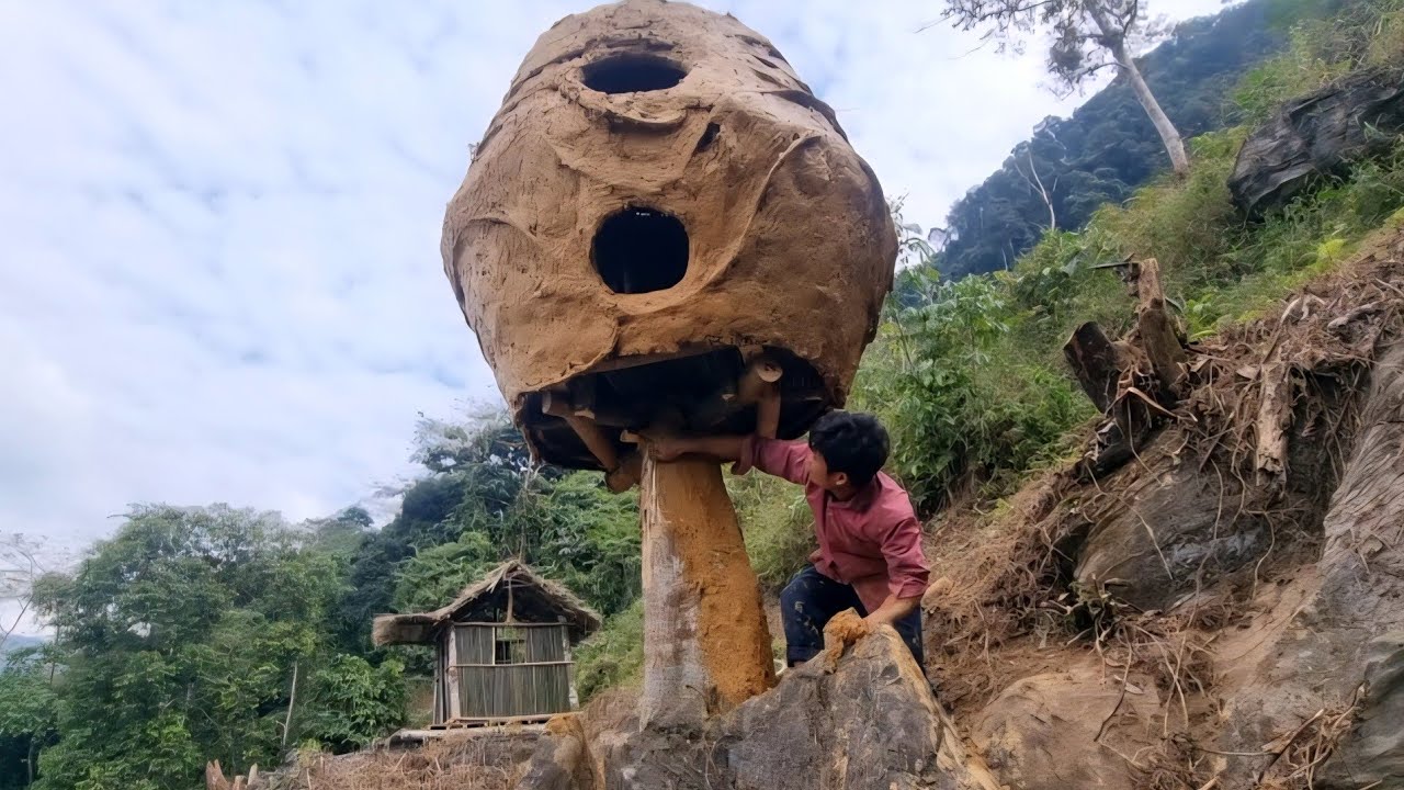 Full 5 Days: Transforming an abandoned tree stump into a new home | According to @norusarubushcraft