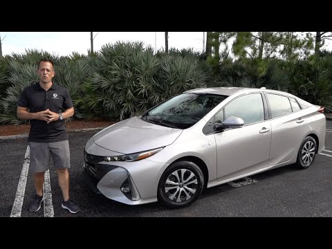 Video: Toyota Enthüllt Zwei Neue Prius-Hybride &#91;PICS&#93;