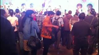Kakek kakek joget dangdut