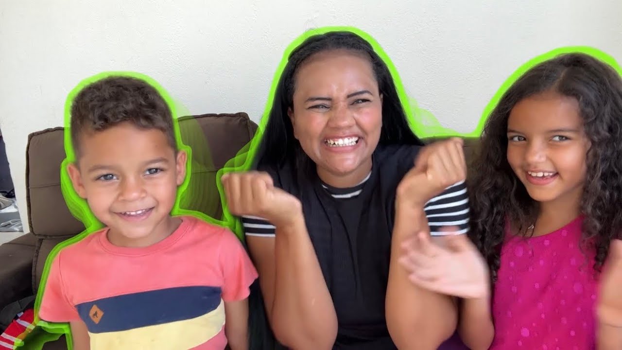 Eu e as crianças fizemos pão pizza 🍕 no forno a lenha 🥰