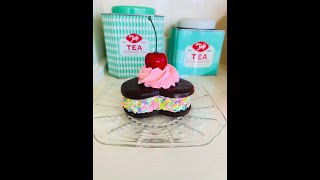 Fake Heart Ice Cream Sandwich DIY