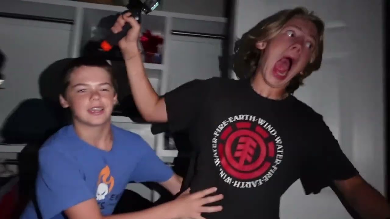 Cops and Robbers (Season 2 Episode 11)