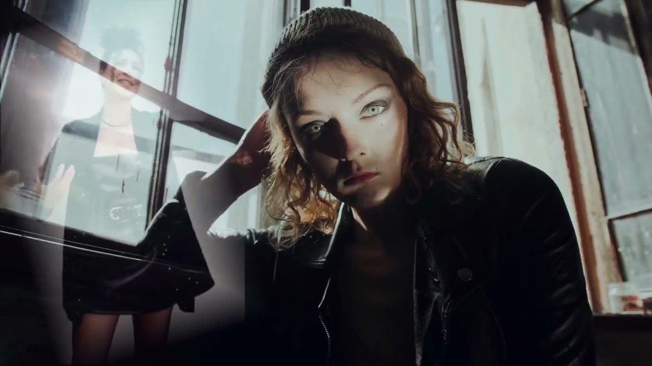 STREGA Anastasia Anniemore24 feat . Flow adlı videoyu YouTube'da izle STREGA Anastasia Anniemore24 feat . Flow adlı videoyu YouTube'da izle