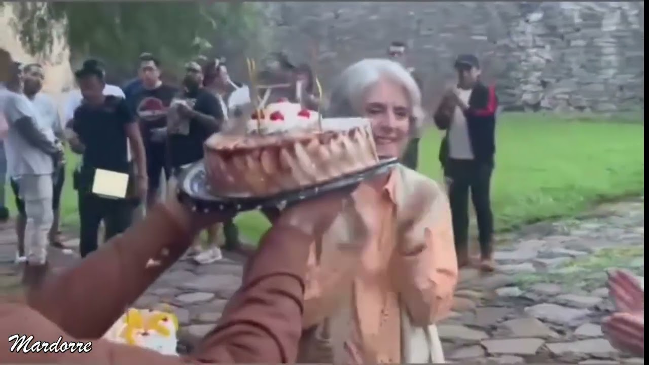 El elenco de la telenovela Amanecer festejan el cumpleaños de la sra Julieta  Egurrola