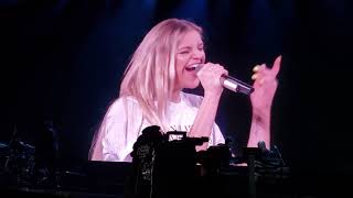 Kelly Clarkson - Miss Independent (Live in Indianapolis March 22nd, 2019)