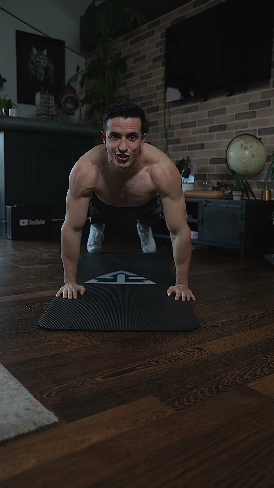 Easy beginner freestyle push-up tutorial !! ?
