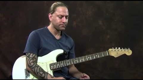 How to Bend Guitar Strings on (Electric Guitar Lesson)