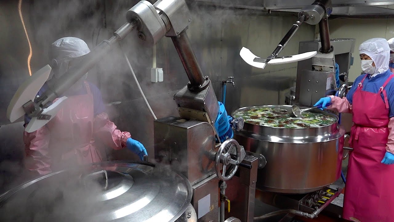Процесс приготовления каши из зеленого риса. Интересная корейская фабрика по производству супов
