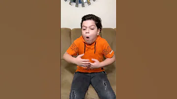 يقرف من الموز و البرتقال و يحب طعم البصل He Disgusts Bananas And Oranges And Loves The Taste Of O 