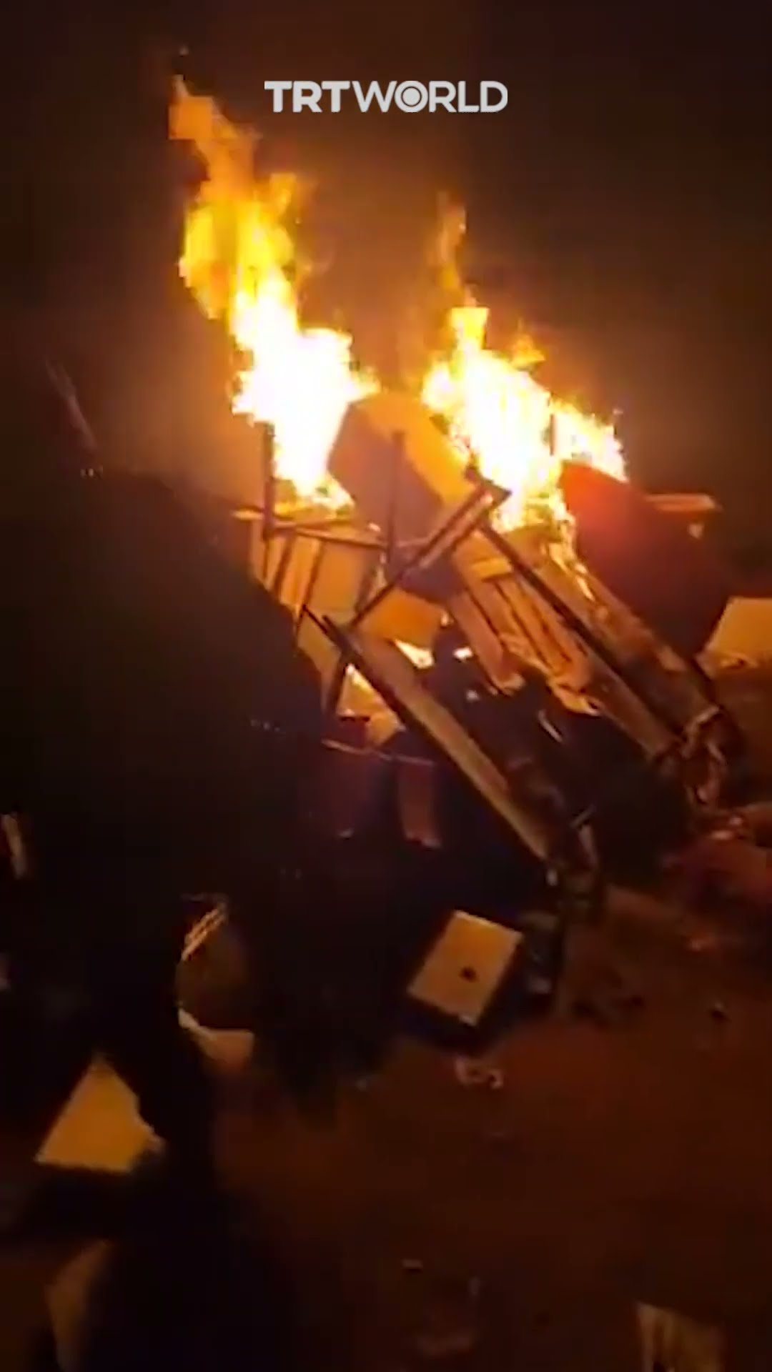Israeli forces torch Palestinian belongings before withdrawing from Netzarim Corridor