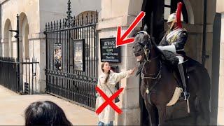 Download Lagu STOP‼️❌🚫Rude Idiot Tourist Decided to DISRESPECT the king's Guard MP3 Download Lagu STOP‼️❌🚫Rude Idiot Tourist Decided to DISRESPECT the king's Guard MP3