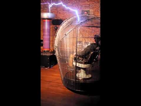 Faraday Cage @ Spark Museum of Electrical Invention - YouTube