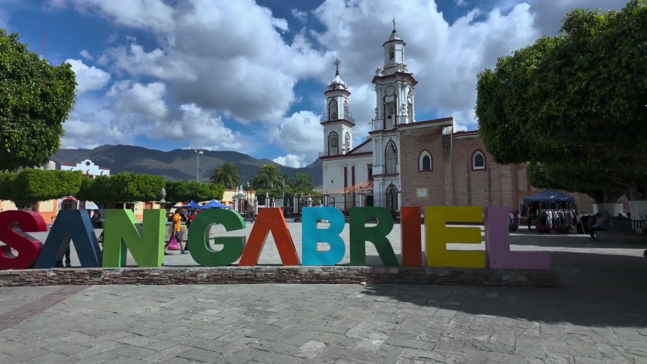 ¿Qué ver en San Gabriel? Plaza de Armas, Mercado y Tradición