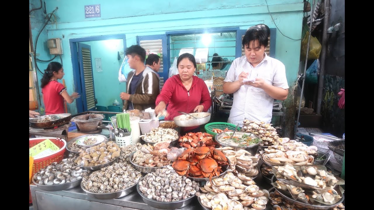 những quán ốc ngon ở sài gòn  2022 New  Quán ốc Tuyền ở Sài Gòn bán gần 40 loại ốc tươi roi rói