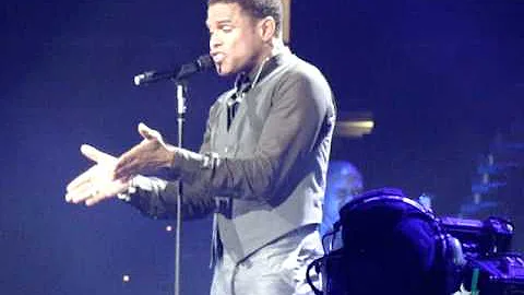 Maxwell -  Fortunate- (Live in Tampa 06/15/2010)