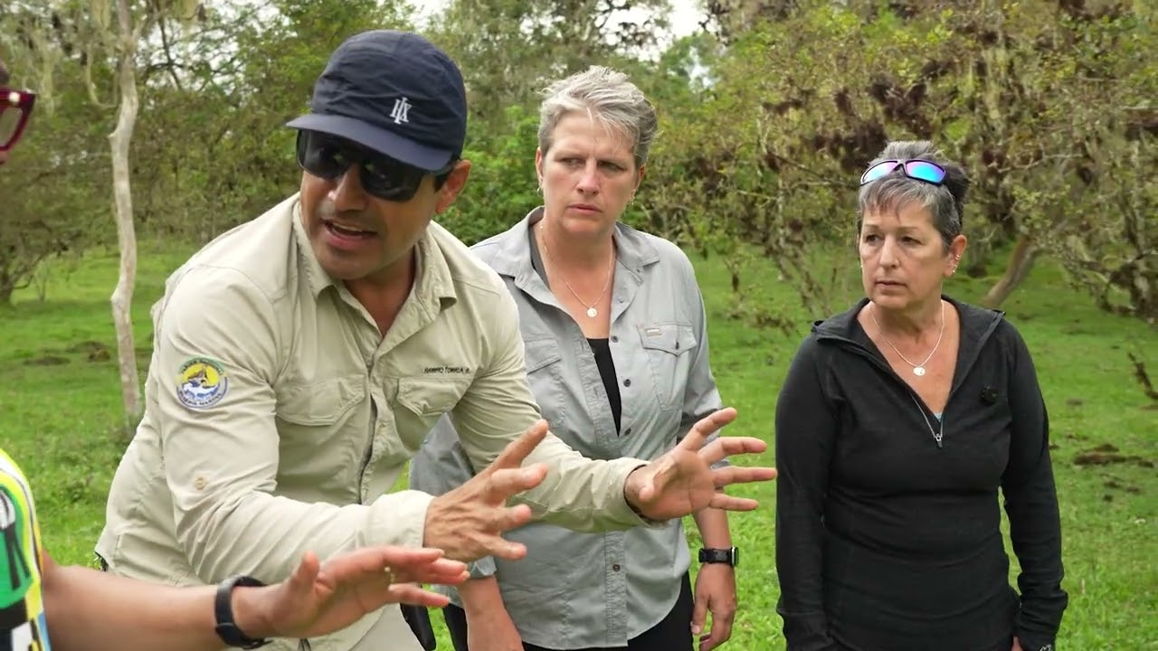 ⁣Choosing Your HX Expedition: The Galápagos Islands