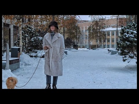 Video: Naglalakad sa St. Petersburg: Komendantskaya Square