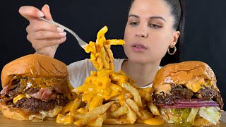 BIG JUICY BURGERS & CHEDDAR SAUCE FRIES | MUKBANG | ASMR