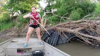 FLATHEAD catfish on BANKLINES, fishing with pvc pipe