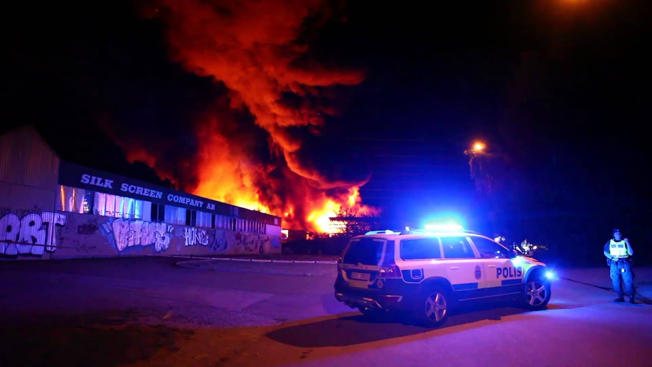 Brand på bilfirma i Eskilstuna