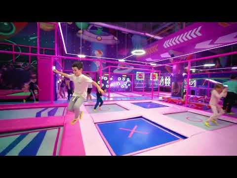 Amenajări locuri de joacă moderne cu LED, Jumpy Iasi x Waterboyz