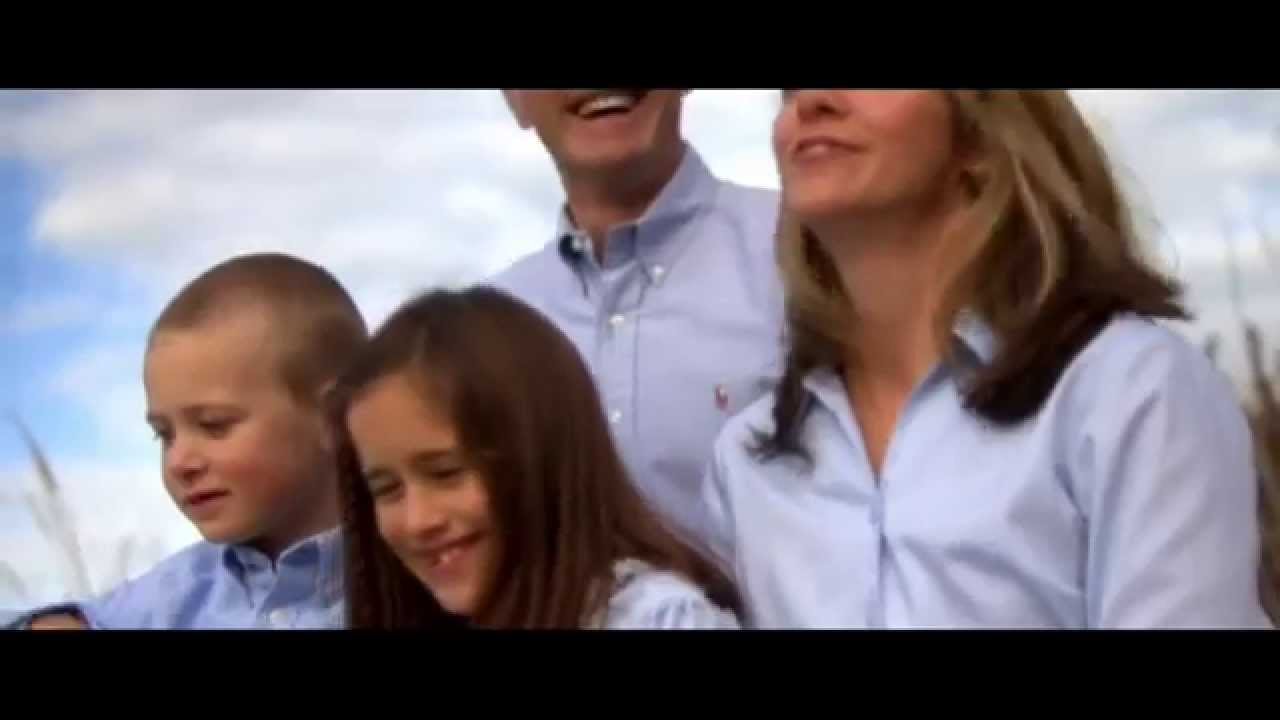 30 Seconds of a family portrait by Portraits In The Sand