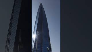 Небоскреб Лахта-Центр в Санкт-Петербурге. Где посидеть, зарядить телефон и выбросить мусор