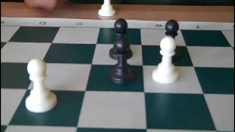 60 Sec Chess Lesson Creating a Passed Pawn 0001