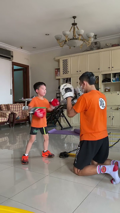 Anak kecil jago boxing
