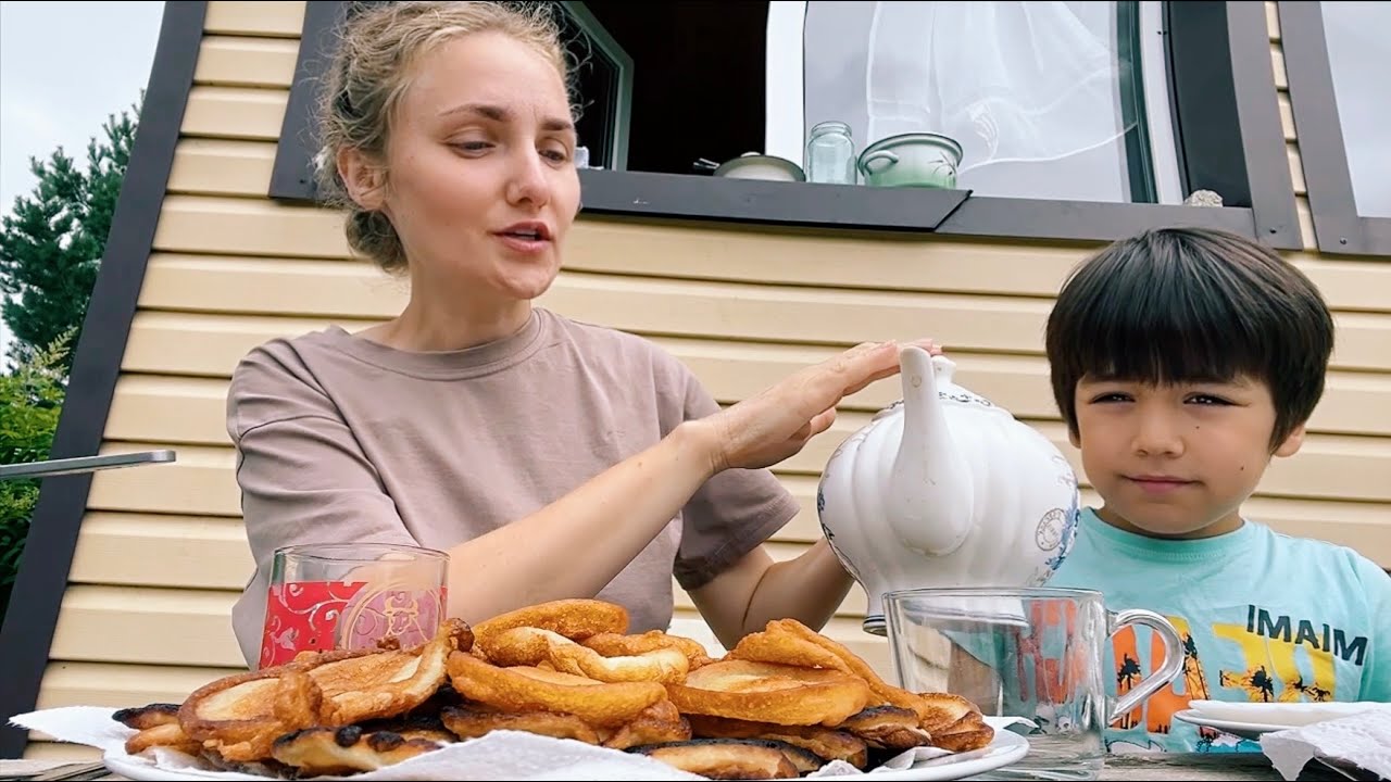 WHAT DO RUSSIANS EAT? A day of eating of a small family - YouTube