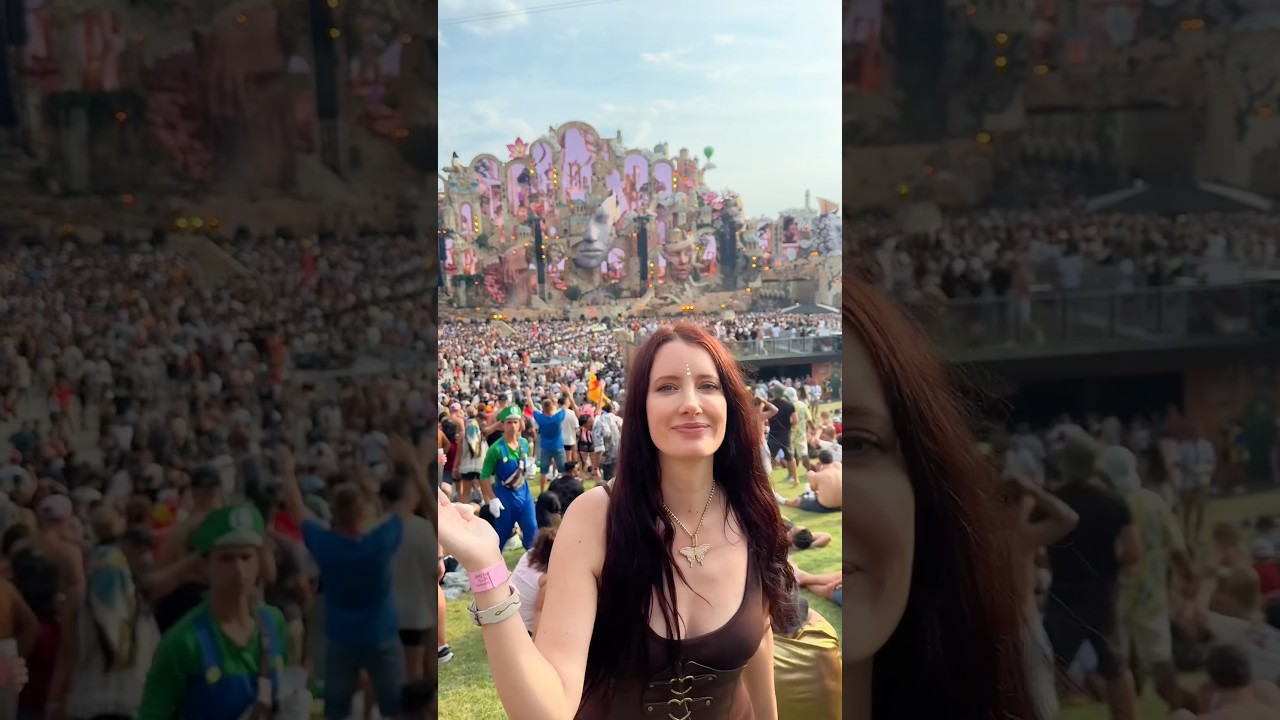 YouTube에서 Dropping my track Adrenaline with Alchimyst at Tomorrowland Main Stage! Out this Friday! 보기 YouTube에서 Dropping my track Adrenaline with Alchimyst at Tomorrowland Main Stage! Out this Friday! 보기