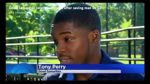 Good Samaritan saves man who fell on Chicago train tracks during fight