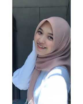 story wa kekinian senyum manis cewek gingsul